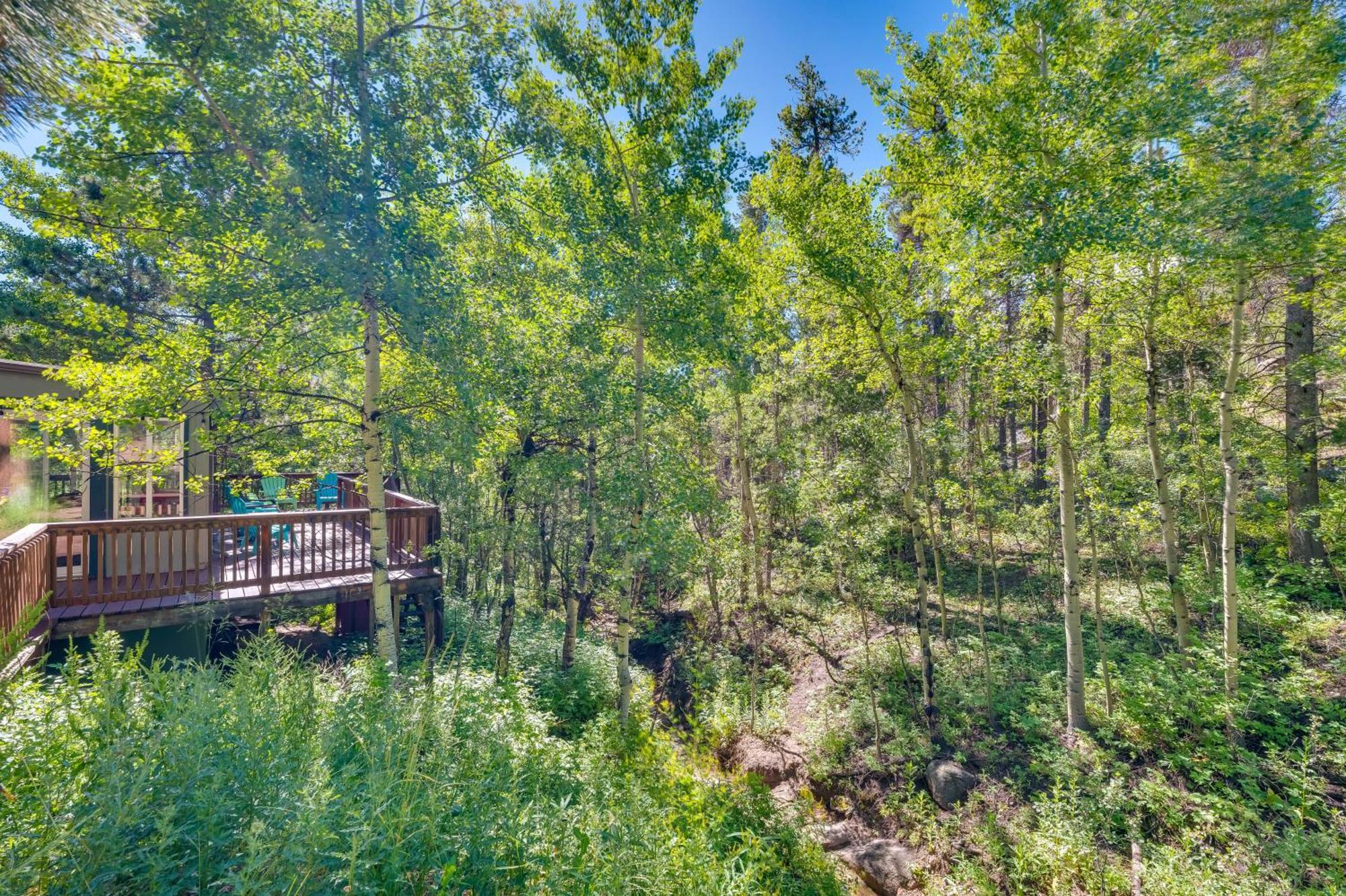 Stunning Golden Home With Deck About 35 Mi To Denver! Exterior foto