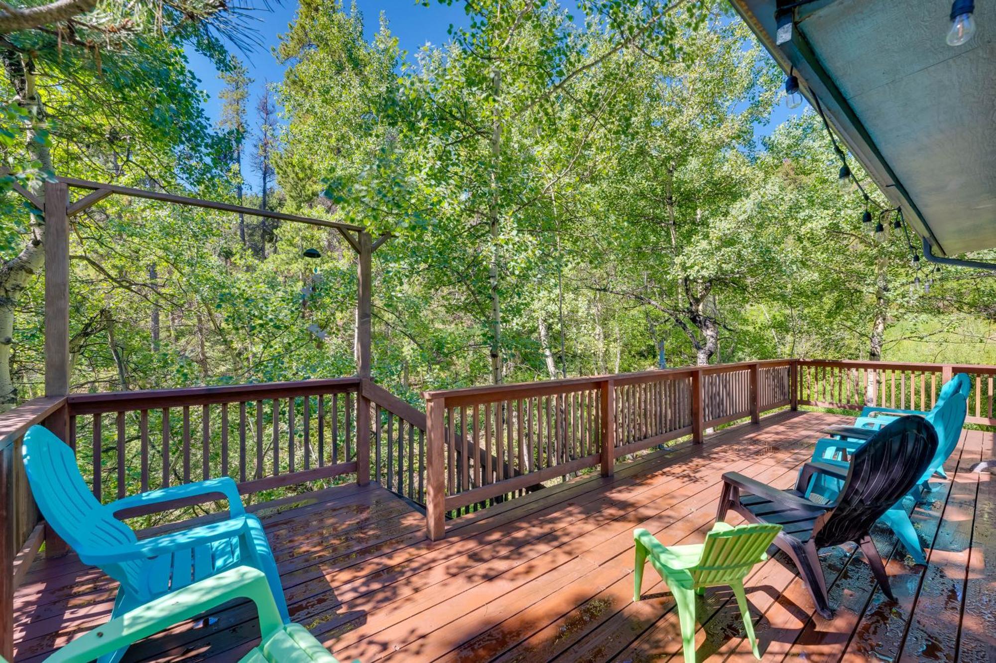 Stunning Golden Home With Deck About 35 Mi To Denver! Exterior foto